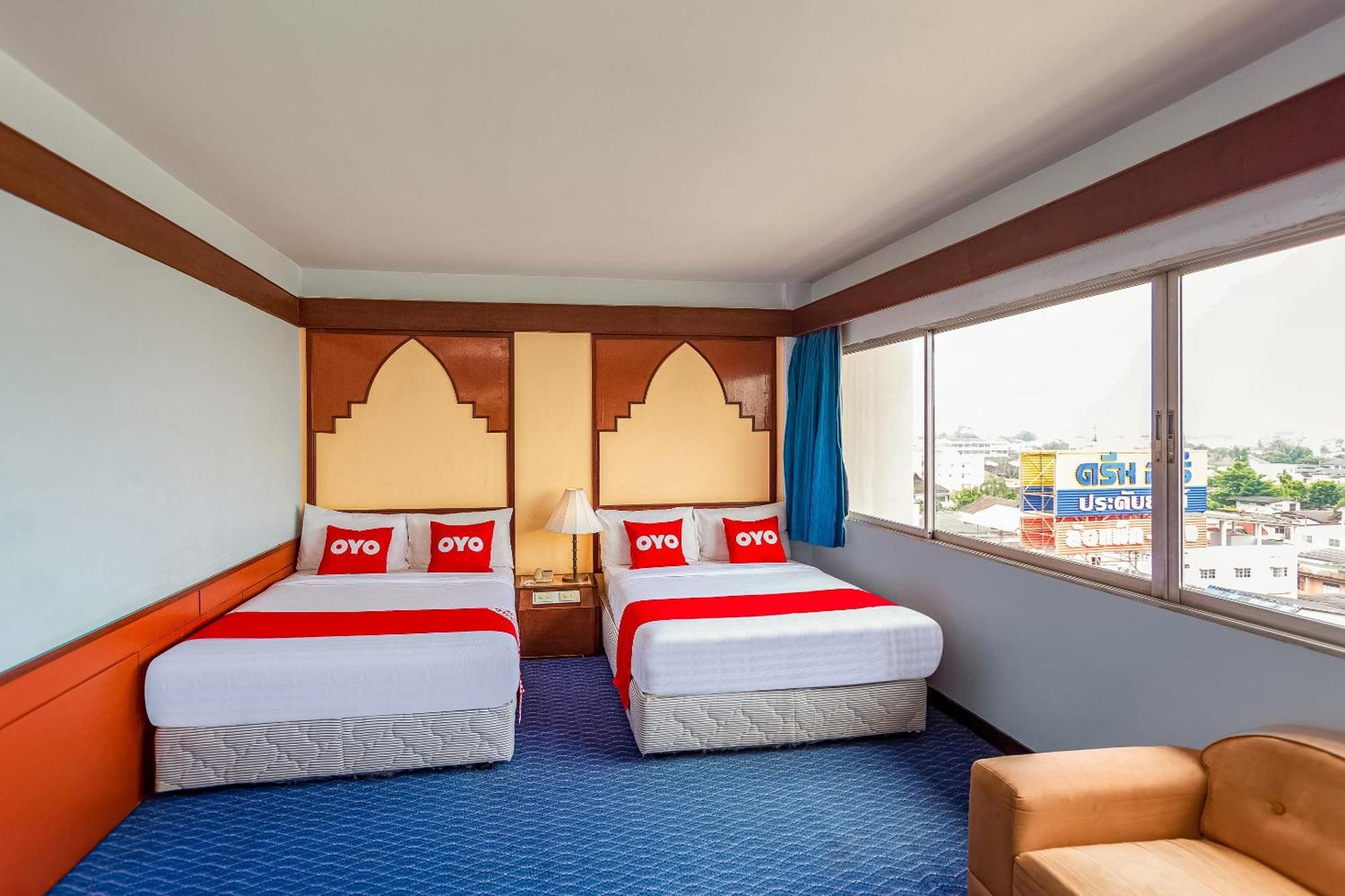 Oyo 441 Grand Thara Hotel Surat Thani Exterior foto