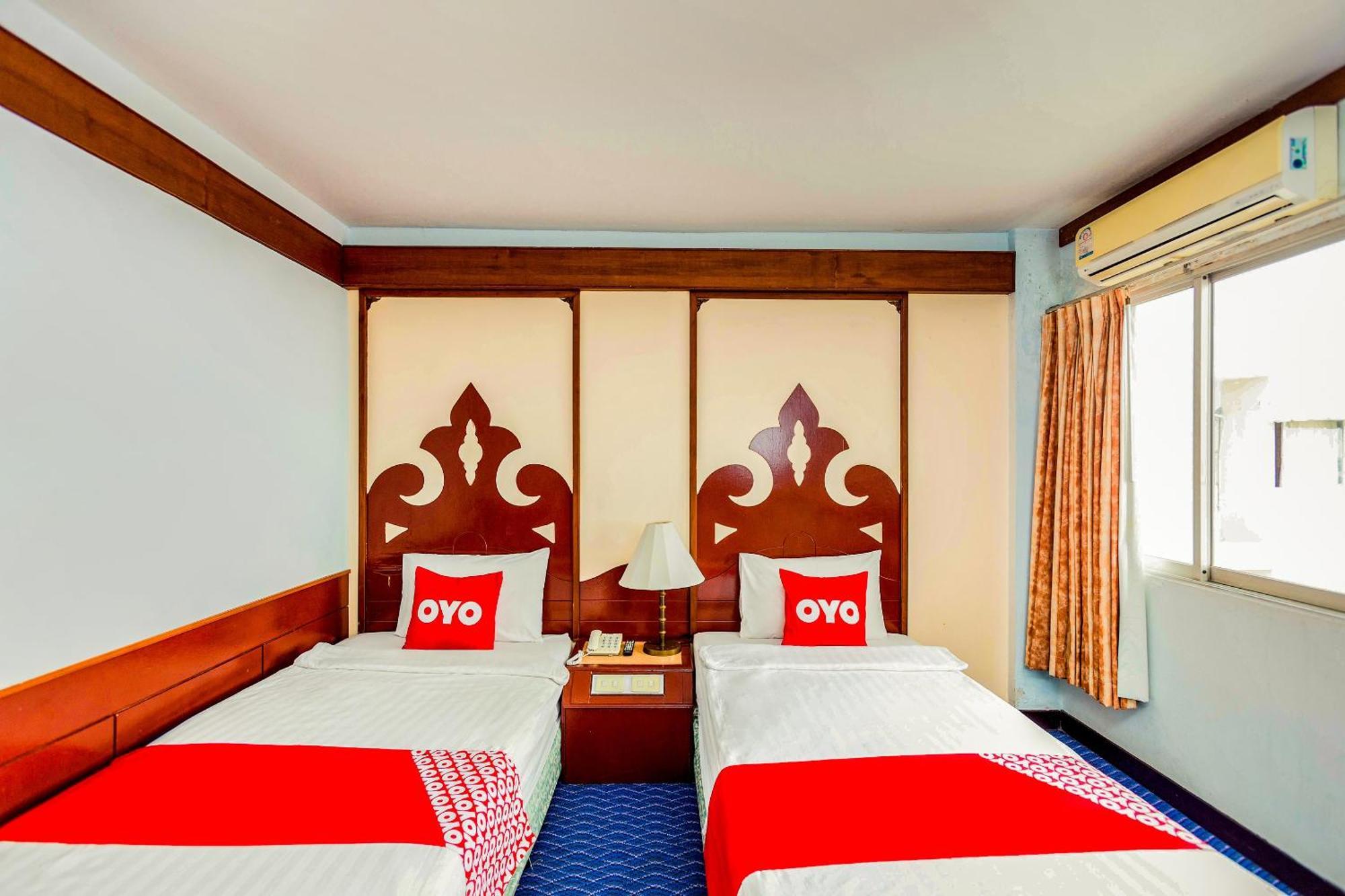 Oyo 441 Grand Thara Hotel Surat Thani Exterior foto