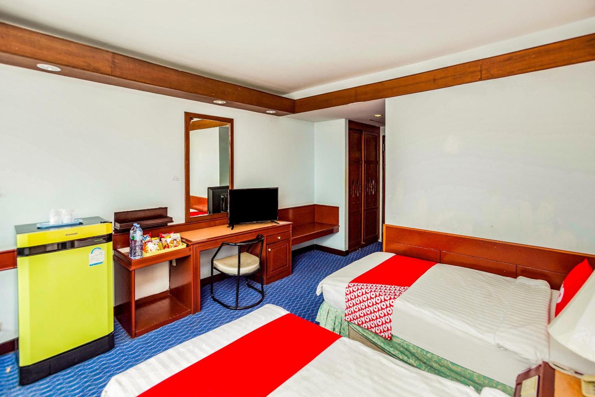 Oyo 441 Grand Thara Hotel Surat Thani Exterior foto