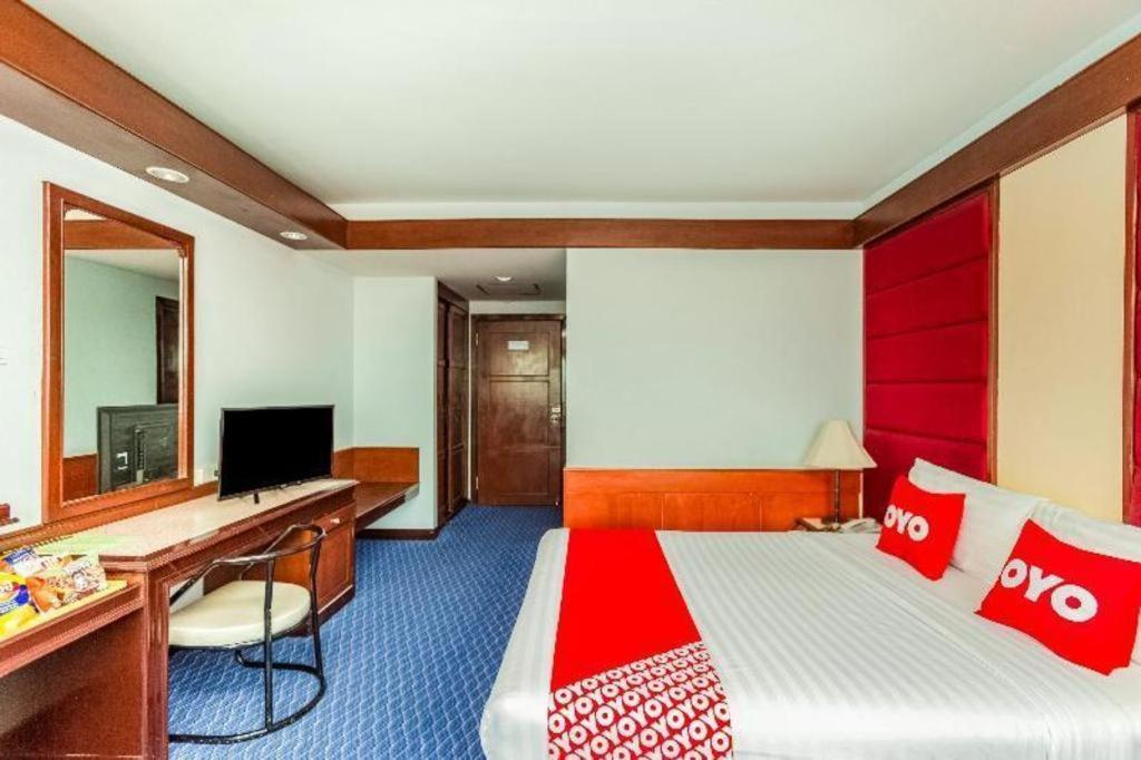 Oyo 441 Grand Thara Hotel Surat Thani Exterior foto
